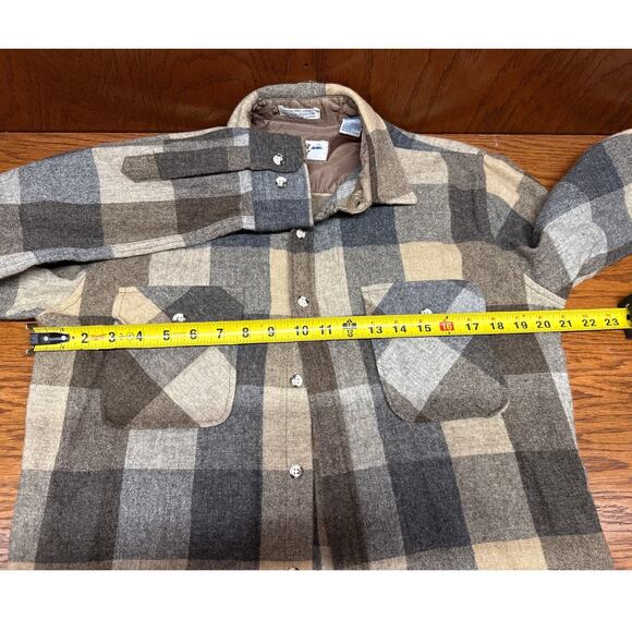 Squaw Valley Sportswear Checkered Flannel - Picture 5 of 7